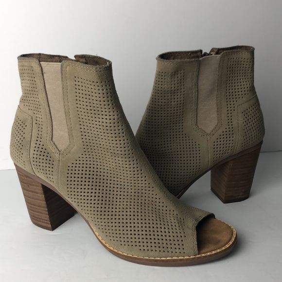 Toms Majorca Perforated Ankle Boots - Picture 3 of 13